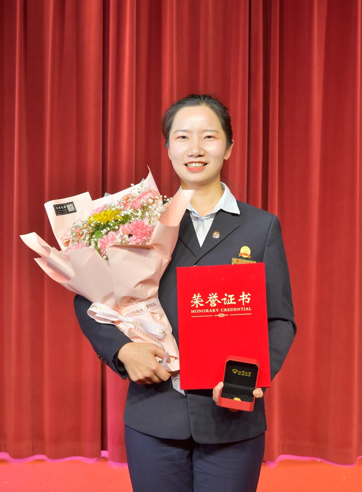 ���̵�ʮ�����Ǽ�Ա��������ƷŮװ ���ķ�